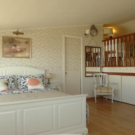 The White Bed & Breakfast 3*