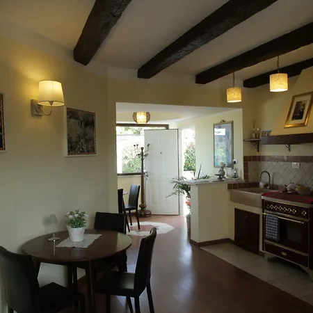 The White Alojamento de Acomodação e Pequeno-almoço Bracciano (Rome)