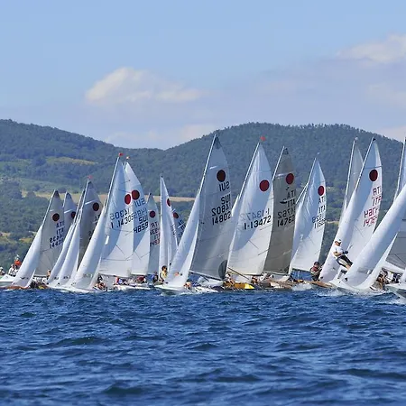 Alojamento de Acomodação e Pequeno-almoço The White 3*